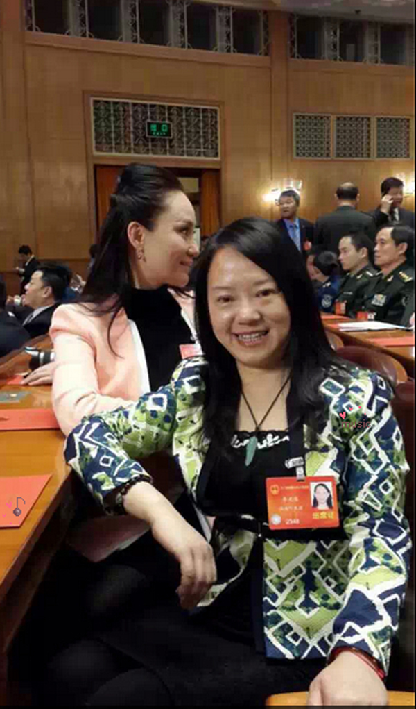 名师李光惠出席全国第十二届人大第二次会议闭幕仪式。