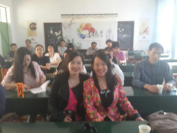 李老师今天参加市教科院组织的教研活动