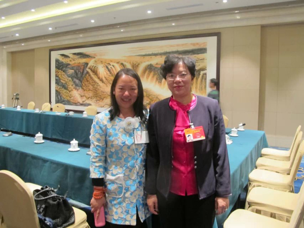 李老师出席云南团全团会议。