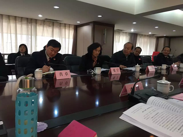 李老师参加了云南省高院、省检察院组织的＂省高院省检察院征求人大代表、政协委员意见建议座谈会。