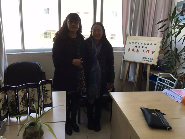 德宏教科所组织名师工作室的老师来我校＂李光惠名师工作室＂交流开展工作的情况。