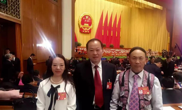 李光惠老师在人民大会堂听李克强总理作政府工作报告